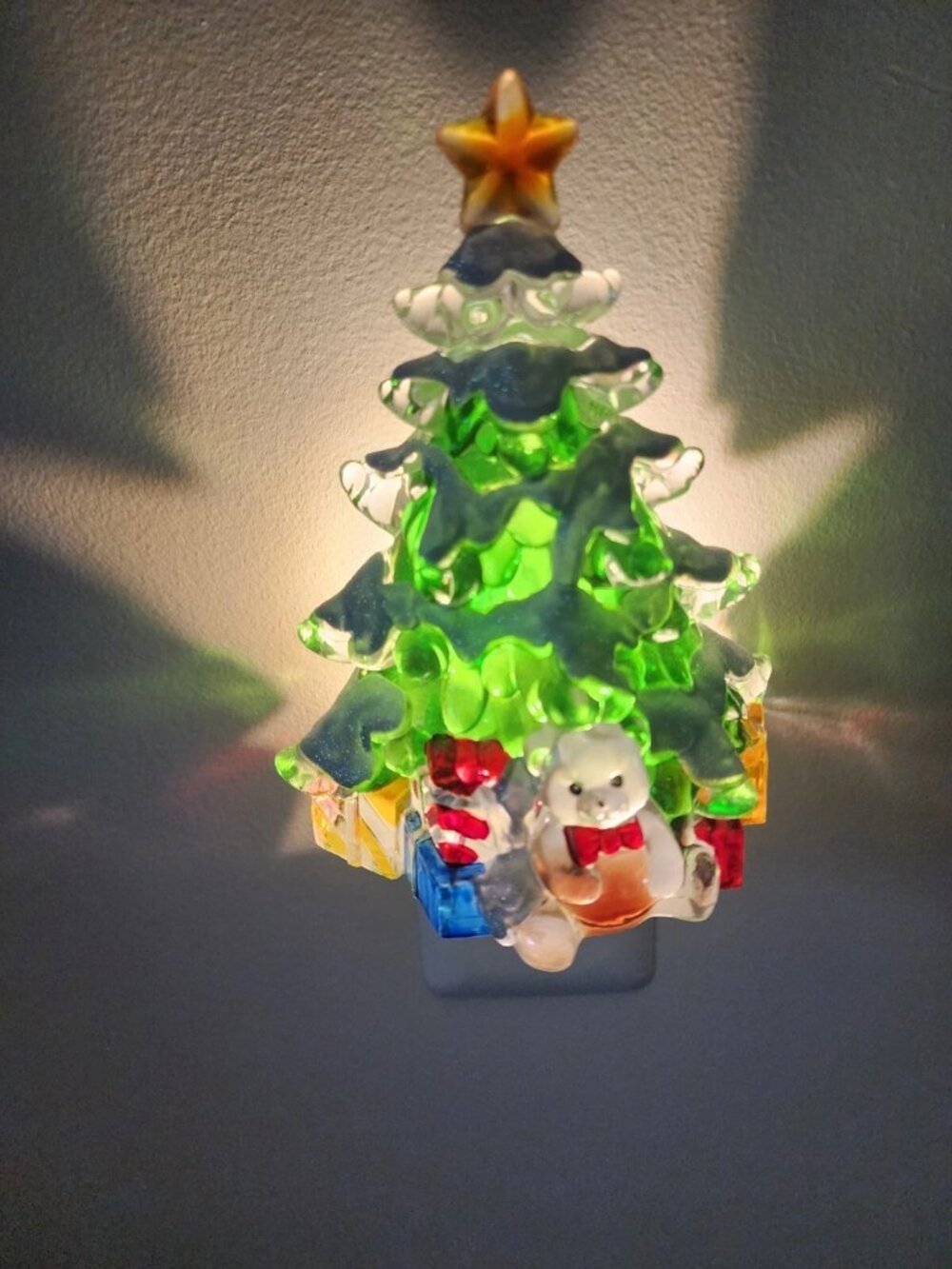 Midwest Acrylic Plug in Christmas Tree w/Gifts Night Light 6" Tall - LOT13-32X